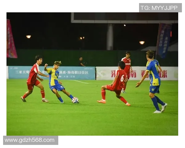 球星风采尽显绿茵激情扑克牌式足球画面展示 球星风采尽显绿茵激情扑克牌式足球画面展示