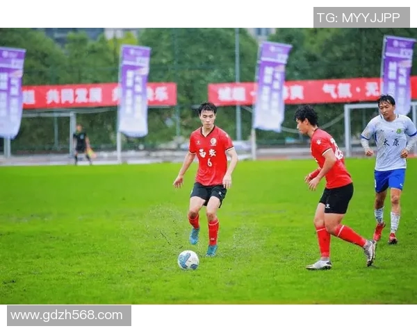 23号球星领衔球队拼搏赛场 展现无与伦比的足球技艺与领袖风范