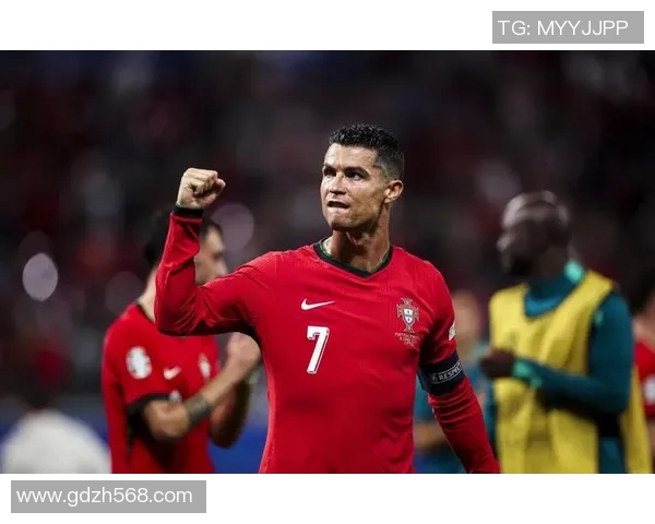 以足球巨星标志为核心展现激情绿茵场辉煌岁月与永恒传奇魅力