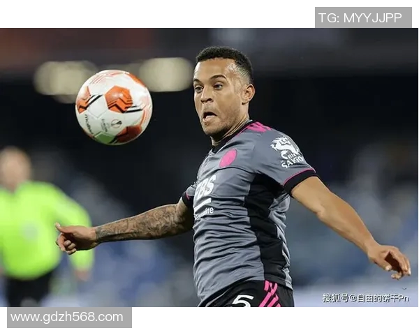 土耳其足球传奇球星宣布退役，告别辉煌职业生涯的辉煌瞬间